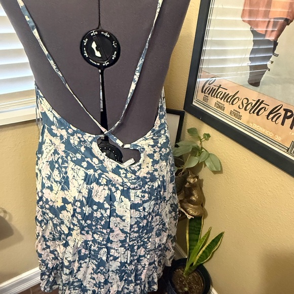 O'Neill Blue and Cream Floral Dress - Picture 3 of 4